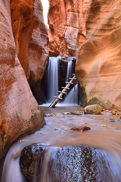 istock Kanarra Creek Slot Canyon 489638594