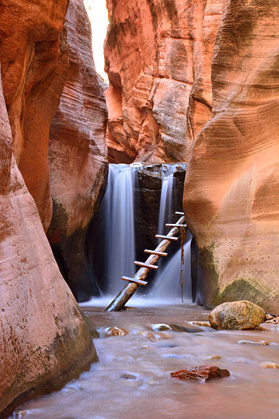 istock Kanarra Creek Slot Canyon 489638736