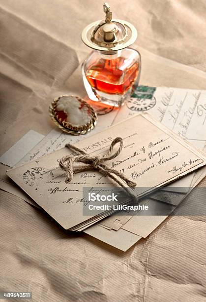 늙음 편지들이 엽서 및 빈티지 일을 개인 장식품에 대한 스톡 사진 및 기타 이미지 - 개인 장식품, 고무도장, 공예