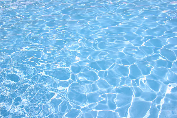 piscina de agua - poco profundo fotografías e imágenes de stock