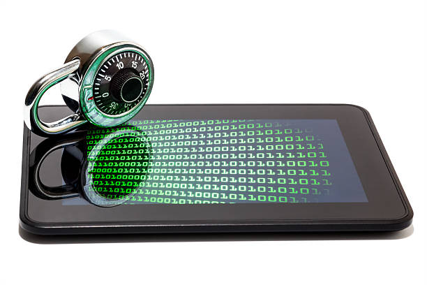 ciemny bezpieczeństwo tabletu temat - encryption usb flash drive security system security zdjęcia i obrazy z banku zdjęć