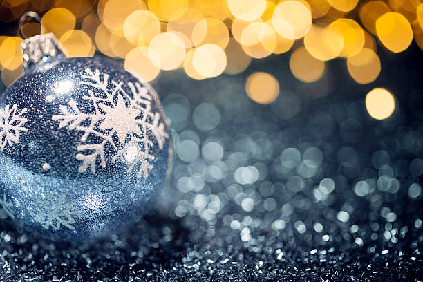 istock Christmas Baubles - Lights Bokeh Defocused Decoration Gold 489687932