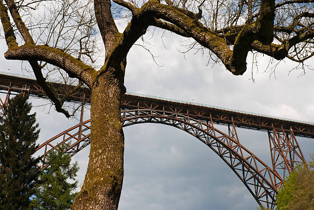 istock Germanys highest railway bridge between Remscheid and Solingen 489693053