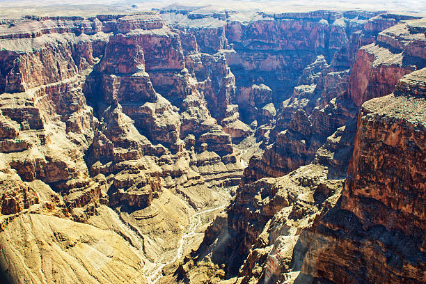 afluente ravinas ao sul do grand canyon - canyon majestic grand canyon helicopter - fotografias e filmes do acervo