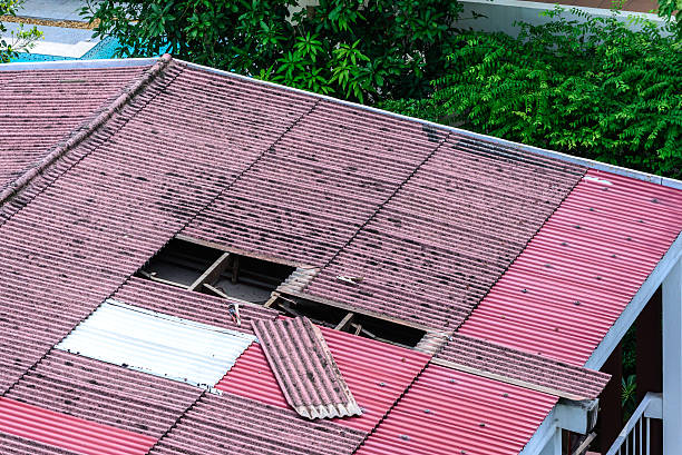 istock Damaged old tiles roof, need to replacement. 489700188