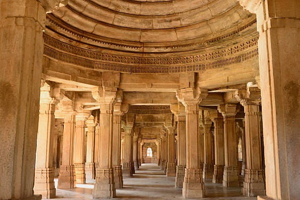 champaner-pavagadh à vadodara, inde - friday mosque photos et images de collection