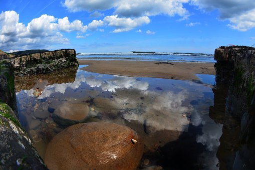 Wandering around the scars of Robin Hoods Bay.