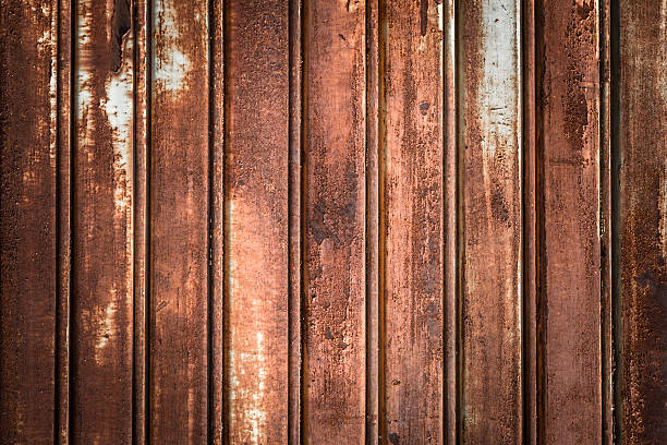 rusty obturador de laranja - shutter unhygienic ancient old - fotografias e filmes do acervo