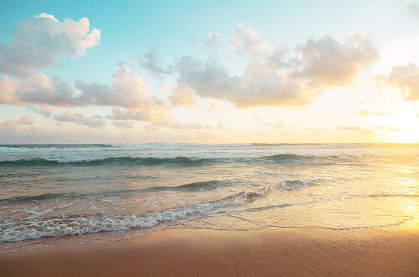 インド洋に沈む夕日 - sun sky beach sea ストックフォトと画像