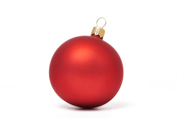 red christmas ball isolated - kerstdecoratie stockfoto's en -beelden