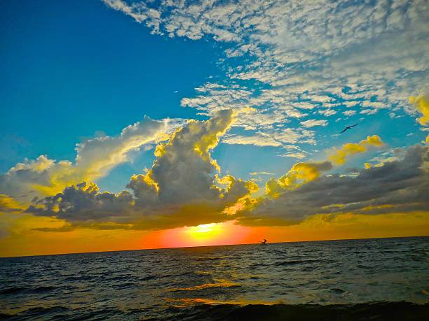 istock Tropical sunset on the Gulf of Mexico 489871120