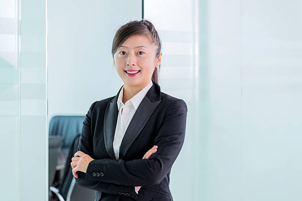 istock Young business woman 489872042