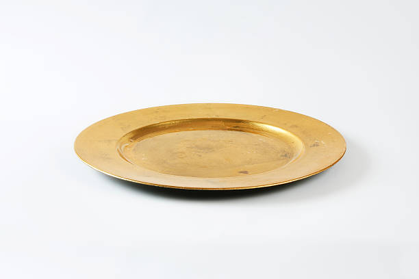 istock Round gold charger plate 489903394
