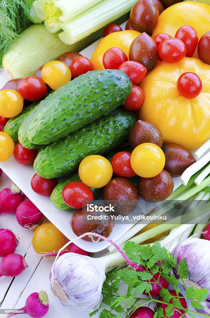 Légumes printaniers - Photo de Ail - Légume à bulbe libre de droits