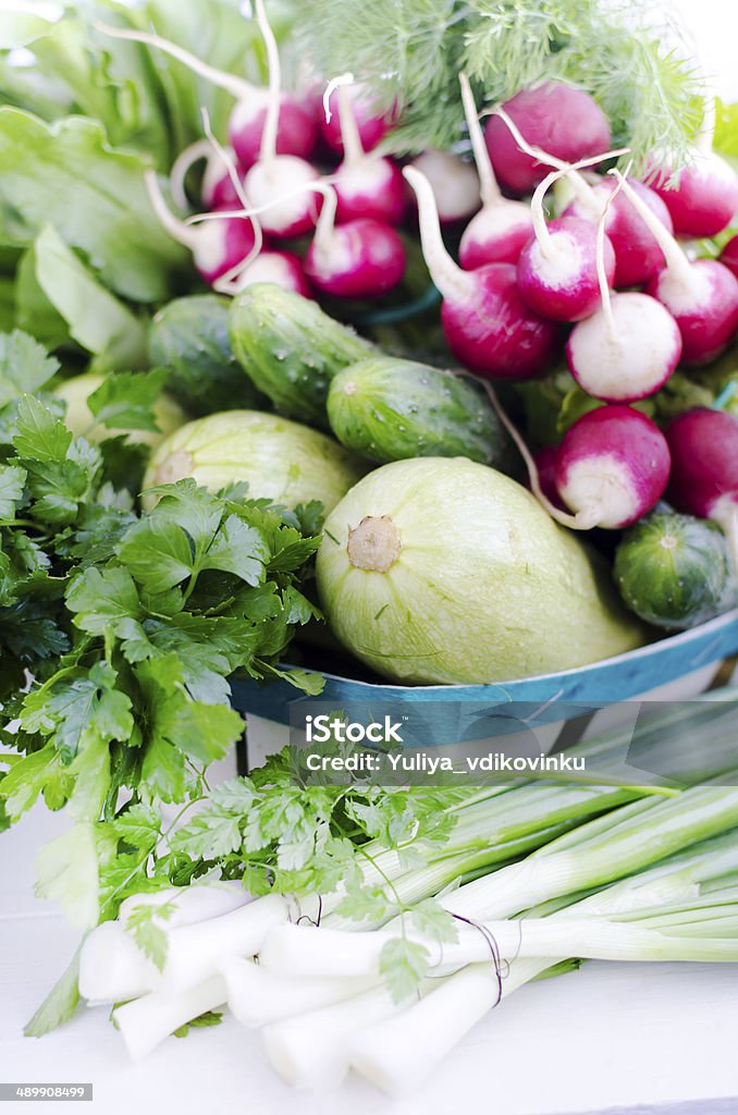 Diversidad de verduras frescas.  Selective focus.  Shalow DOF. - Foto de stock de Abundancia libre de derechos