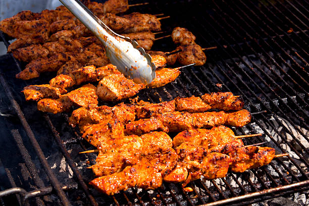 pollo a la barbacoa de memoria - charbroil fotografías e imágenes de stock