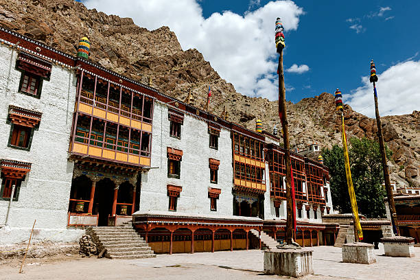 monastère de hemis bouddhiste tibétain gompa himalaya, tibet, ladakh, inde - monastere de hemis photos et images de collection