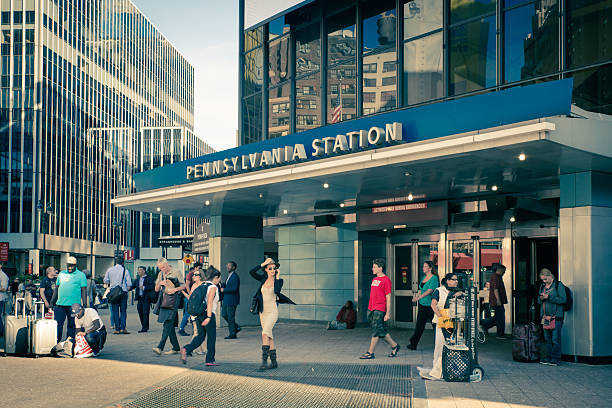 penn station, new york - subway station subway train new york city people foto e immagini stock