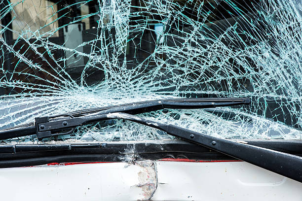 acidente de autocarro - crash imagens e fotografias de stock