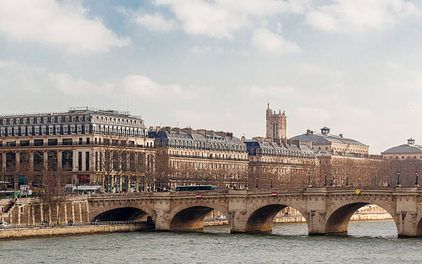 панорамный вид на rive droite, реки сена, париж, франция - paris france panoramic seine river bridge стоковые фото и изображения