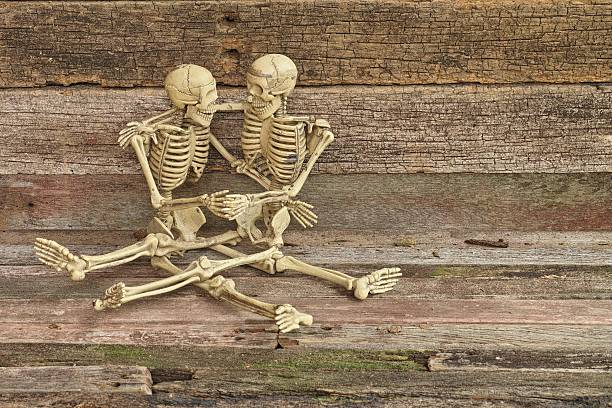 istock Human Skeleton in love action 490042198