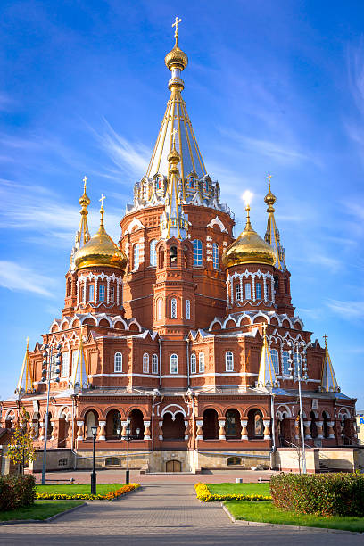 catedral de saint michael - izhevsk fotografías e imágenes de stock