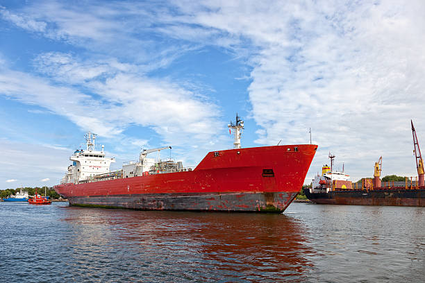 istock The ship and tugboat 490069419
