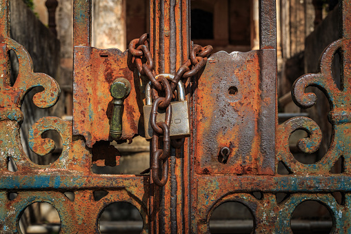Rusty lock with chain
