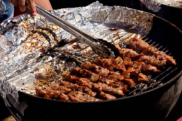 pollo a la barbacoa de memoria - charbroil fotografías e imágenes de stock