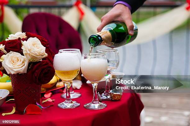 Photo libre de droit de Verres À Champagne banque d'images et plus d'images libres de droit de A la mode - A la mode, Adulation, Alcool