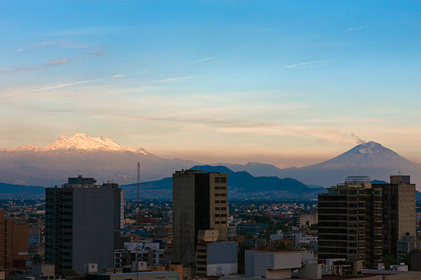 istock Mexico City volcanoes 490132555