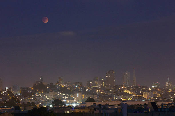 istock Super Harvest Blood Moon over San Francisco 490139836