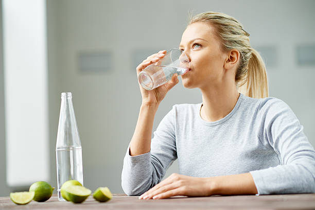 health trend - drinking water stockfoto's en -beelden