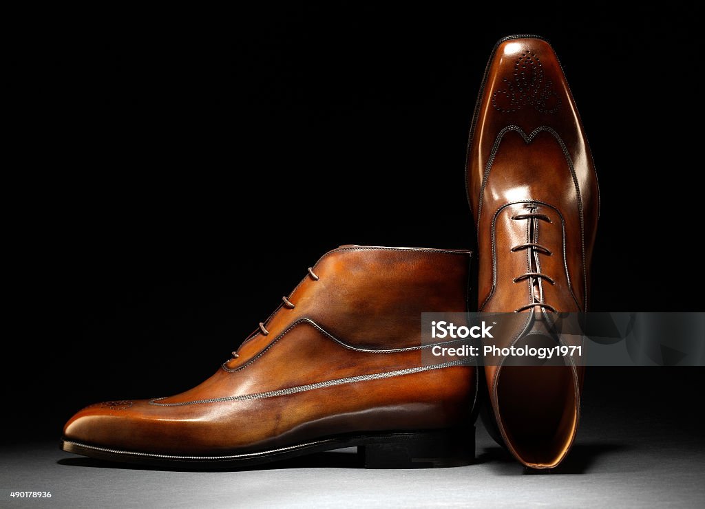 Stylische handgefertigte braunem Leder und Schuhe - Lizenzfrei Schuhwerk Stock-Foto