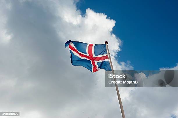 Bandera De Islandia Foto de stock y más banco de imágenes de 2015 - 2015, Aire libre, Azul