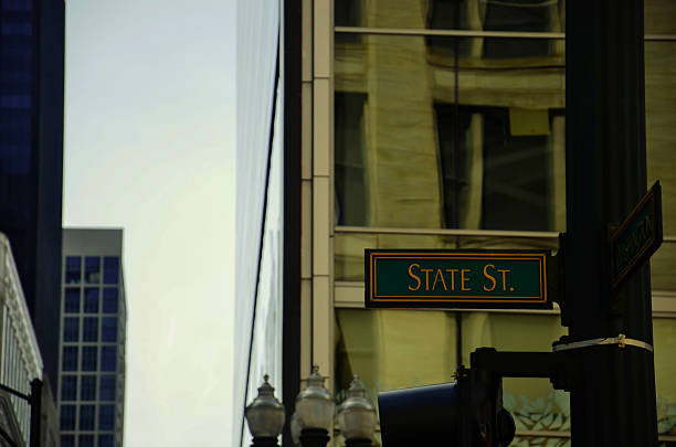 istock STREET AT CHICAGO 490204555