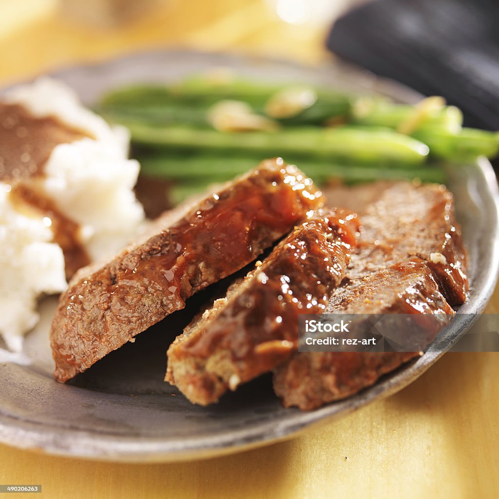 greenbeans und Hackbraten mit Kartoffelbrei - Lizenzfrei Bildschärfe Stock-Foto