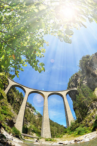 landwasser viaducto - graubunden canton switzerland station mountain fotografías e imágenes de stock