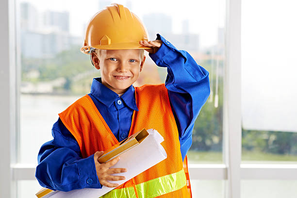 little caposquadra - child building activity construction engineer foto e immagini stock