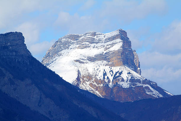 dent de crolles com neve - crolles imagens e fotografias de stock