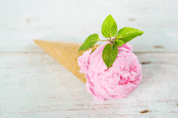 istock Close up strawberry ice cream 490336964