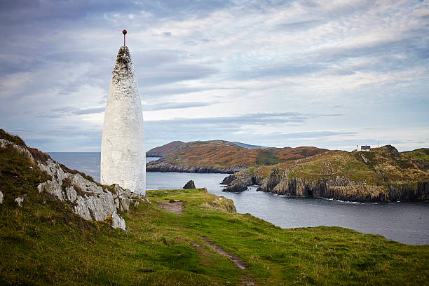 istock Baltimore Beacon und Sherkin Island, Irland 490364412