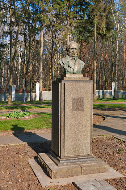 istock Monument to the famous surgeon N. Pirogov 490376111