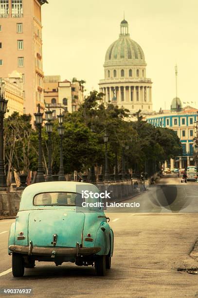 La Habana Foto de stock y más banco de imágenes de Capitolio - La Habana - Capitolio - La Habana, Coche de coleccionista, Cuba