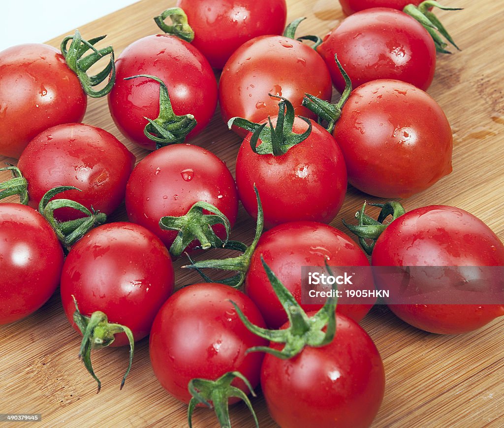 Tomates frescos - Foto de stock de Alimento libre de derechos