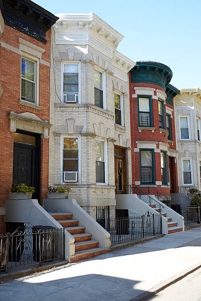 brooklyn townhomes - brooklyn brownstone street city zdjęcia i obrazy z banku zdjęć