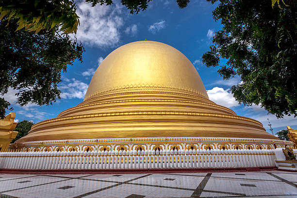 istock Kaungmudaw Pagoda in Sagaing, Myanmar 490427906