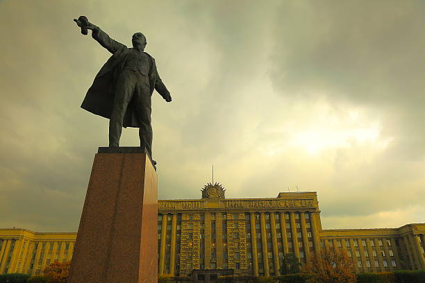 Russian House of Soviets, Lenin on Moscow Square. St. Petersburg Russian House of Soviets, Lenin on Moscow Square. St. Petersburg. socialist symbol stock pictures, royalty-free photos & images