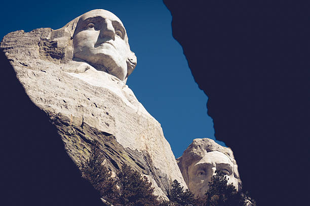 cztery prezesów na mount rushmore w stan dakota południowa - mt rushmore national monument south dakota president day zdjęcia i obrazy z banku zdjęć