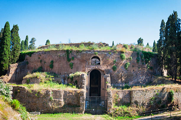 mausoleo di augusto in roma, italia - augustus caesar foto e immagini stock